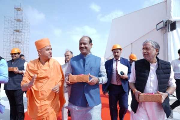 संयुक्त अरब अमीरात के मंदिर में भी होगा गंगा-यमुना-सरस्वतीका संगम